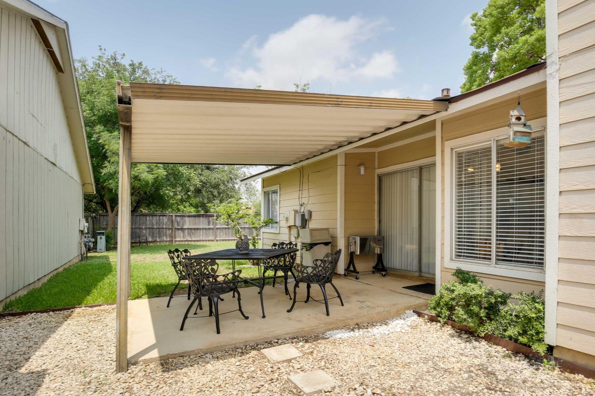 Sunny San Antonio Home With Backyard And Patio! Exterior photo
